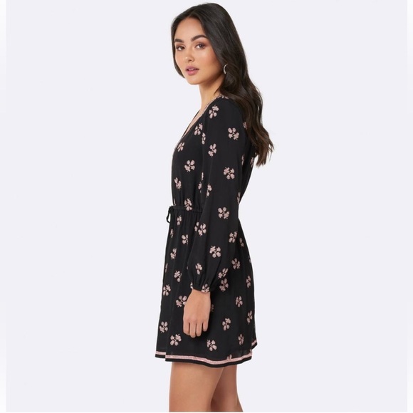 FOREVER NEW Dahlia Day Embroidered Long Sleeve Mini Dress - Picture 9 of 16